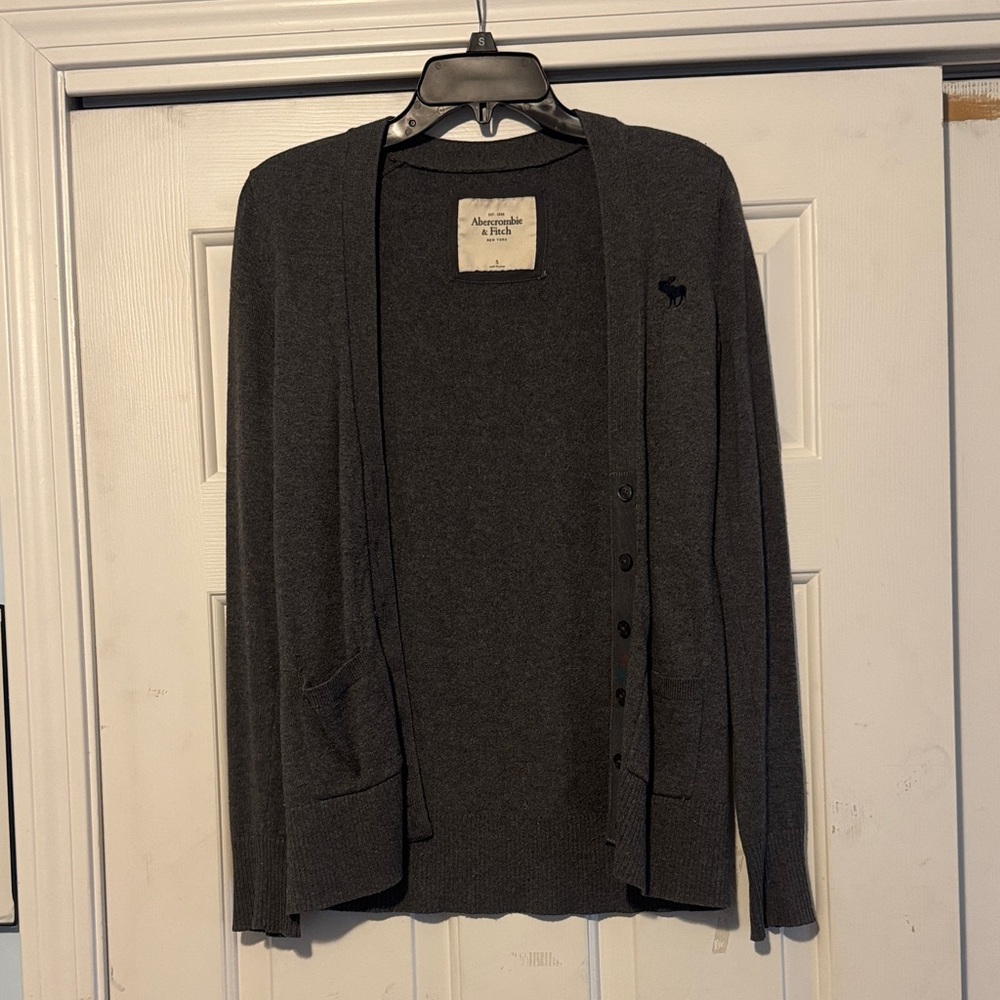 Y2K Abercrombie & Fitch Charcoal Button-Up Cardigan